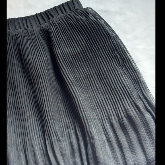 Aritzia Talula Mini Skirt Size XS - Picture 4 of 6